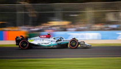 乐鱼app官方手机版最新下载安装-规则改革让梅赛德斯遇困境 汉密尔顿重演2009惨剧