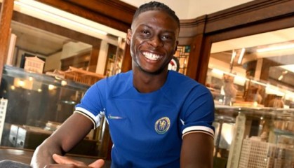 乐鱼app官方手机版最新下载安装-切尔西宣布乌戈舒库加盟 双方签下“7+1”合同